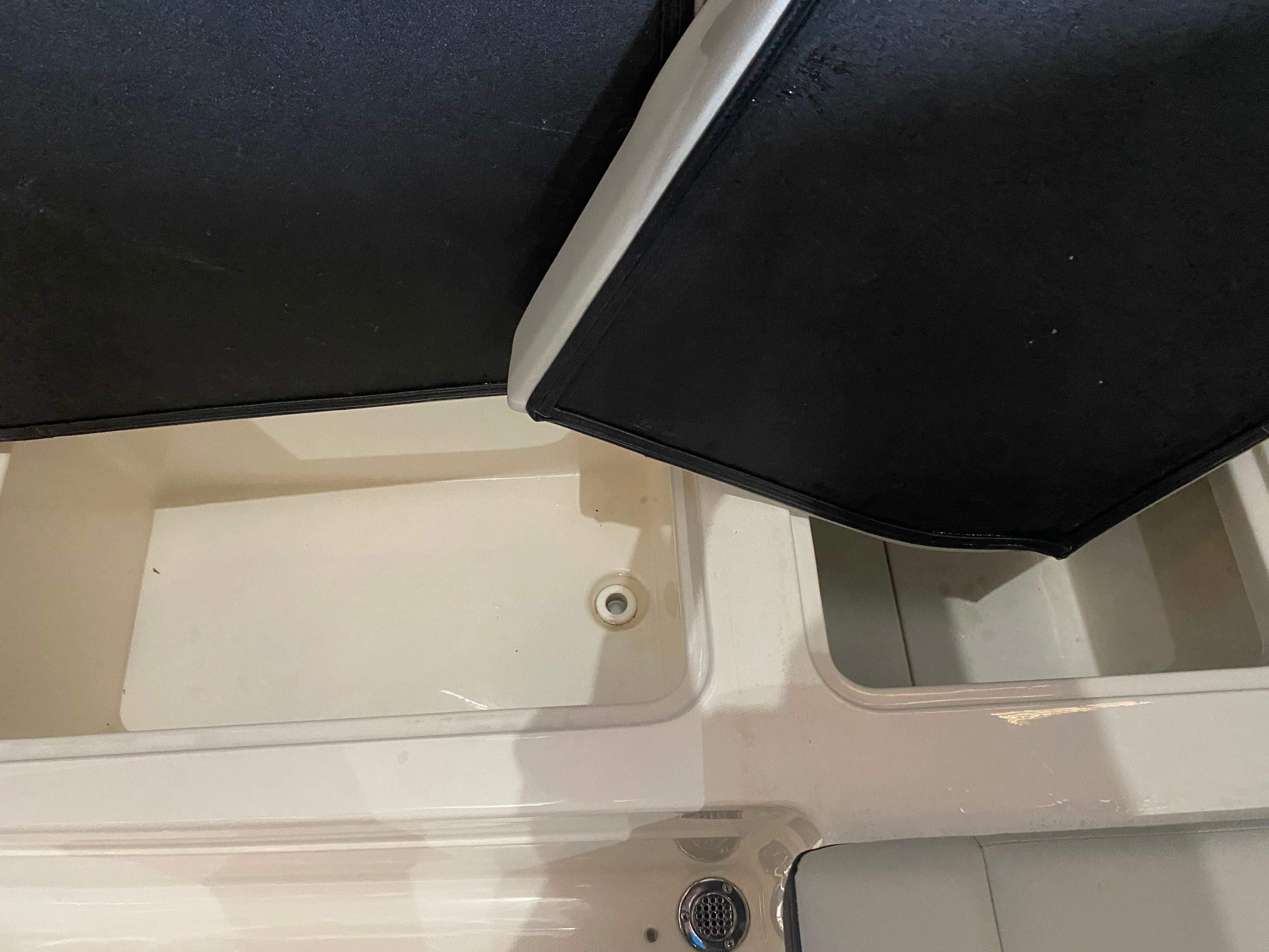 2022 Sea Ray SPX 230 Outboard