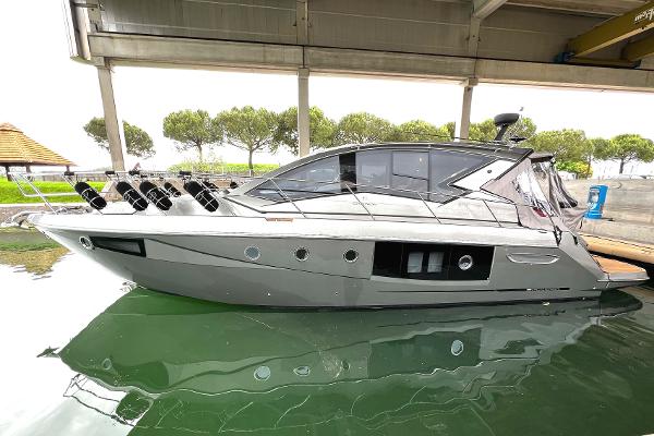 2022 Cranchi M44 HT