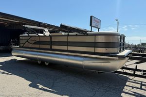 Bentley Pontoons Legacy 243 Navigator 2025 Bentley Pontoons Legacy 243 Navigator pontoon boat on trailer, outdoor setting.