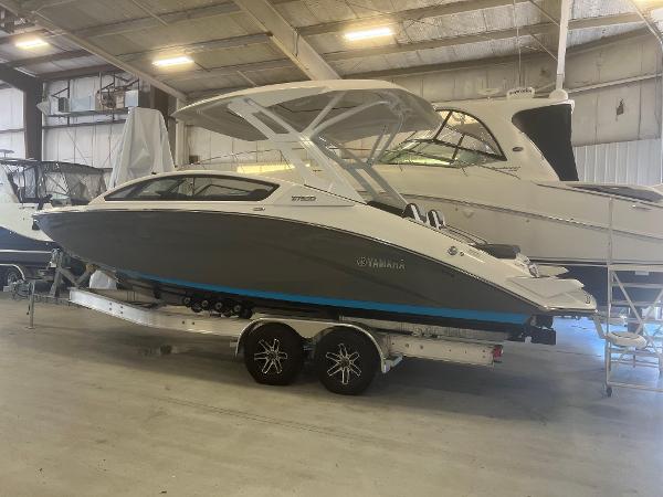 2022 Yamaha Boats 275 SD