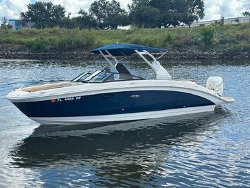 2018 Sea Ray 270 Sundeck Outboard
