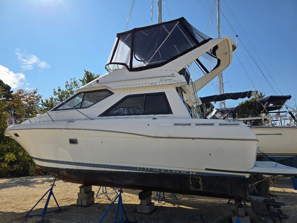 2001 Bayliner 3258 CIERA COMMAND BRIDGE