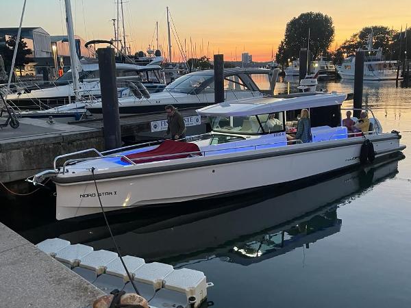 2020 Axopar 37 XC CROSS CABIN