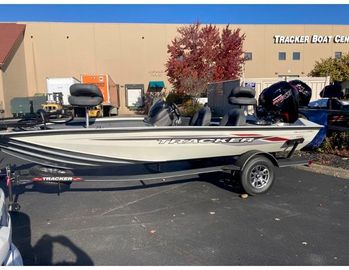 2022 Bass Tracker Pro 195 Tournament Edition