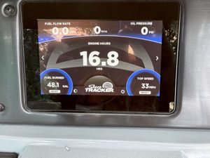 Sun Tracker SportFish 22 XP3 2024 Sun Tracker SportFish 22 XP3 dashboard showing engine hours, fuel burned, and top speed.