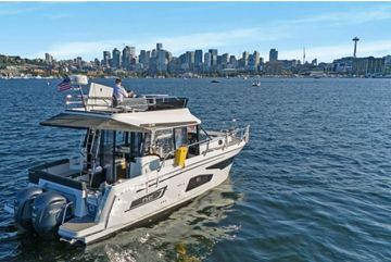 2022 Jeanneau NC Weekender 1095 Fly