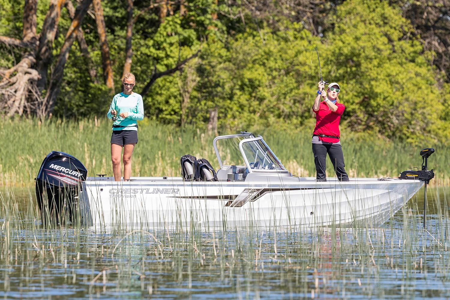 Crestliner Boat image