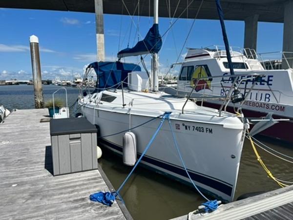 2005 Hunter 31