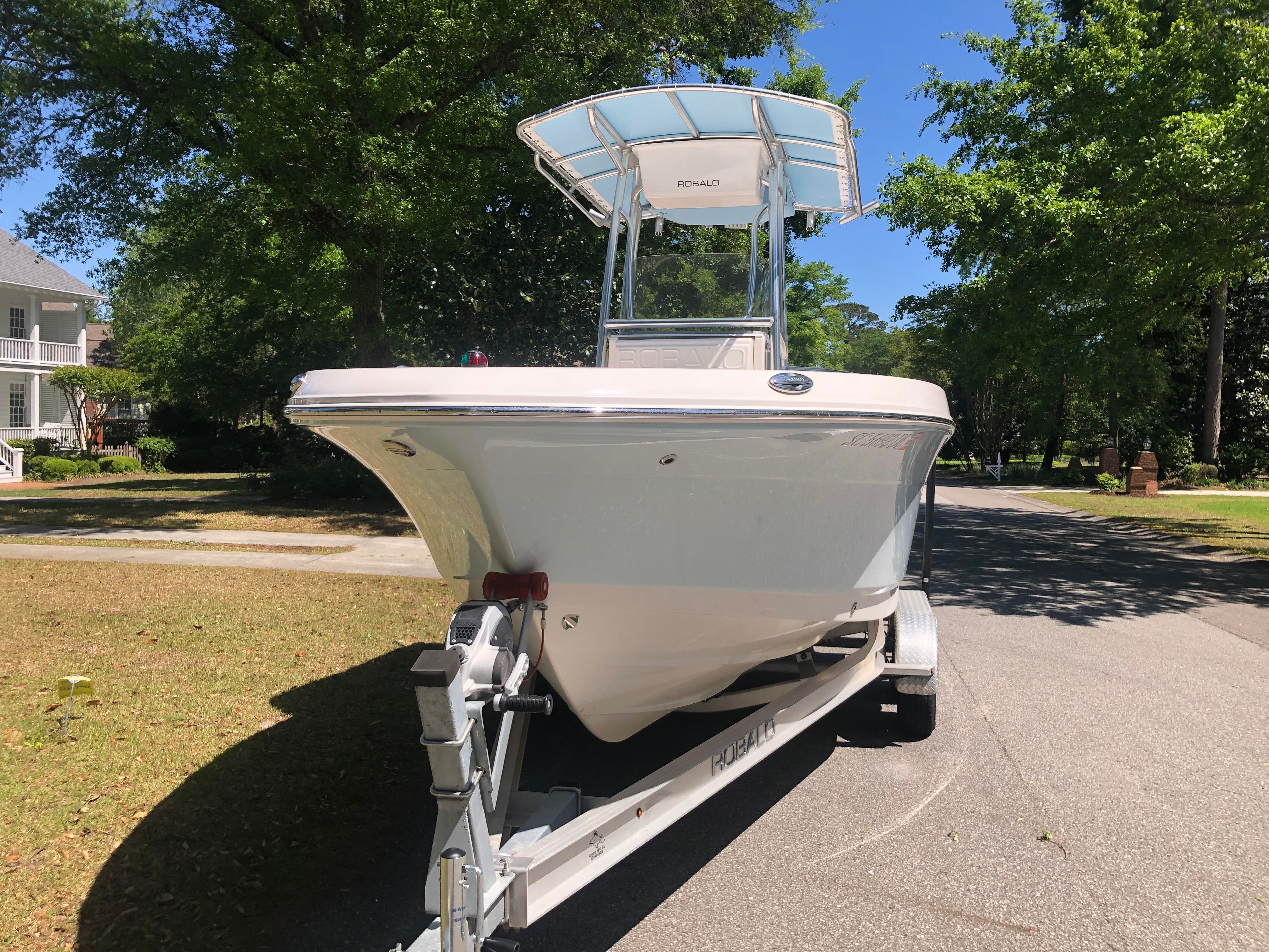 2019 Robalo R200 Center Console