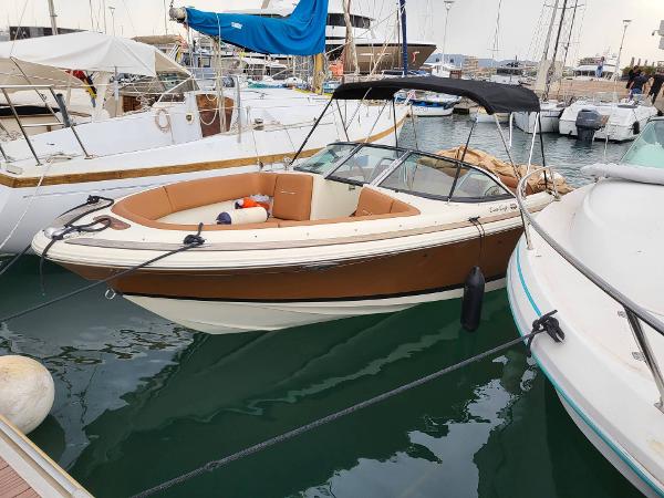 Chris-Craft lauch 22