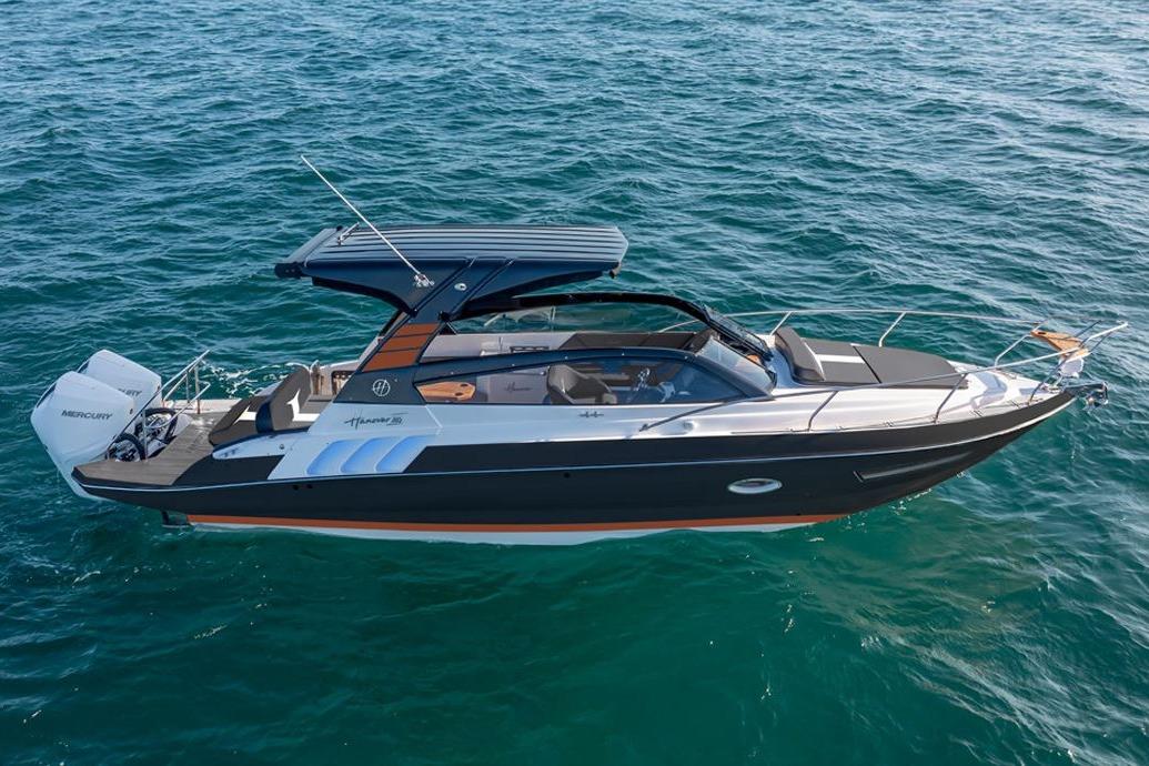 2025 Hanover 305 Outboard - Black and Orange