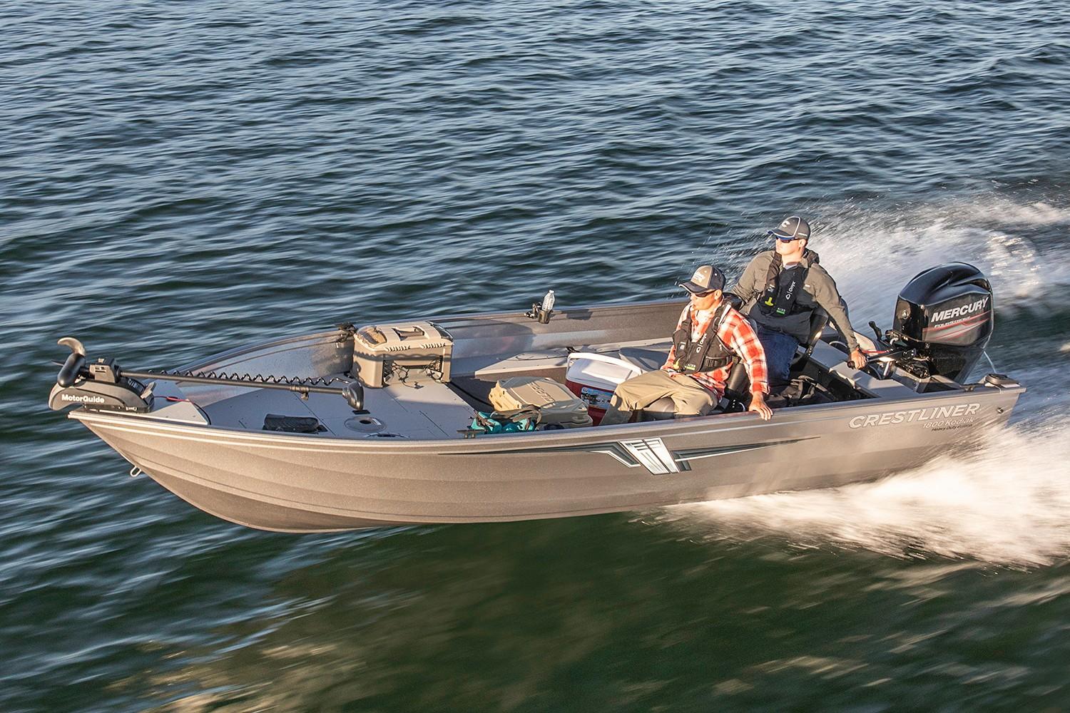 Crestliner Boat image