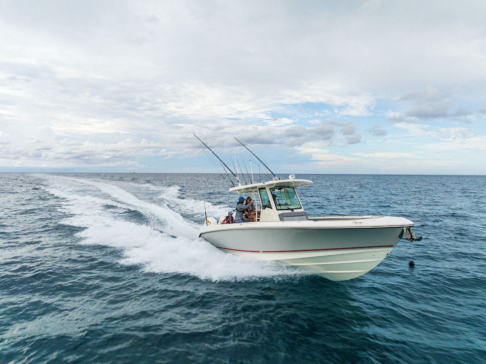 2025 Boston Whaler 330 Outrage