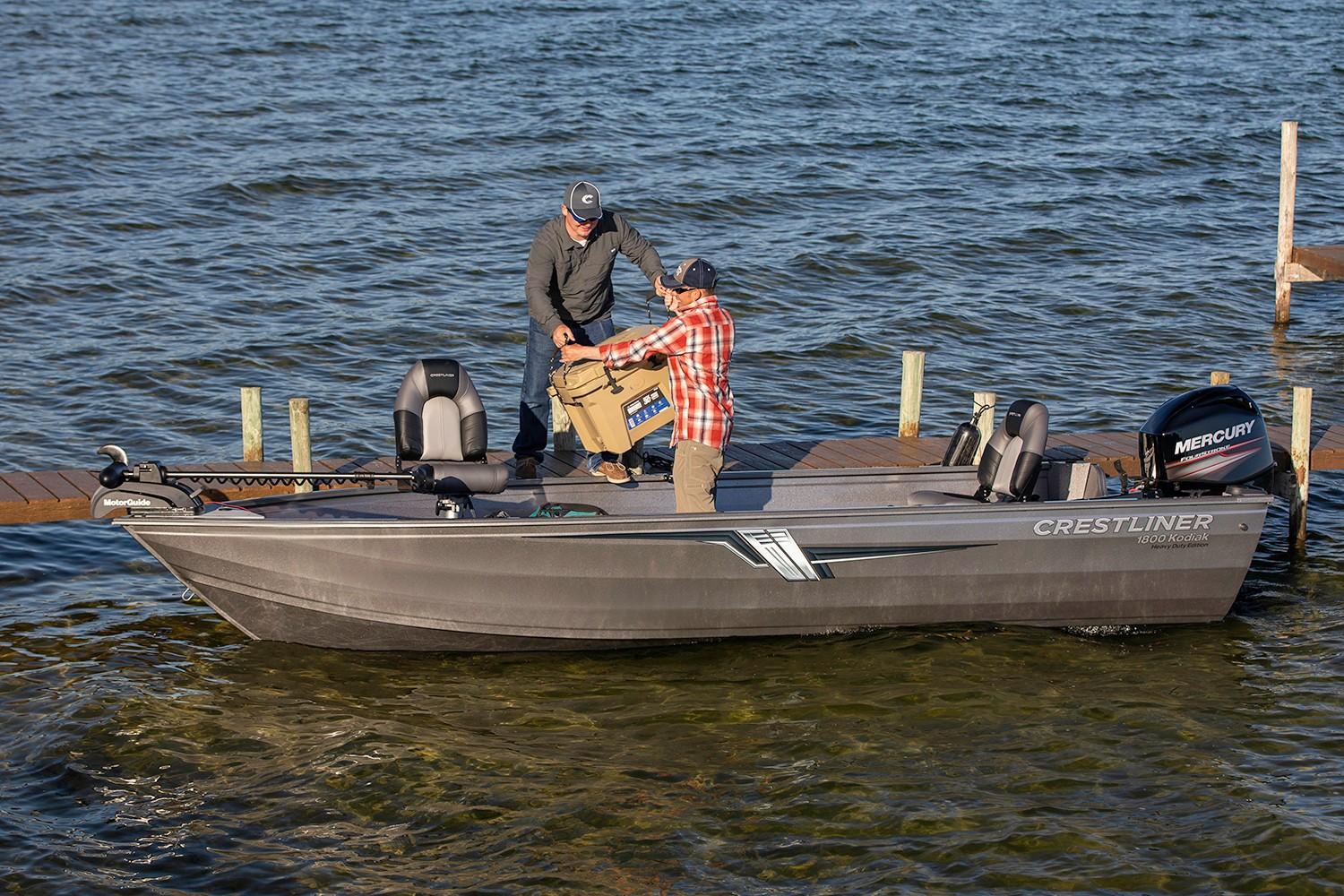 Crestliner Boat image