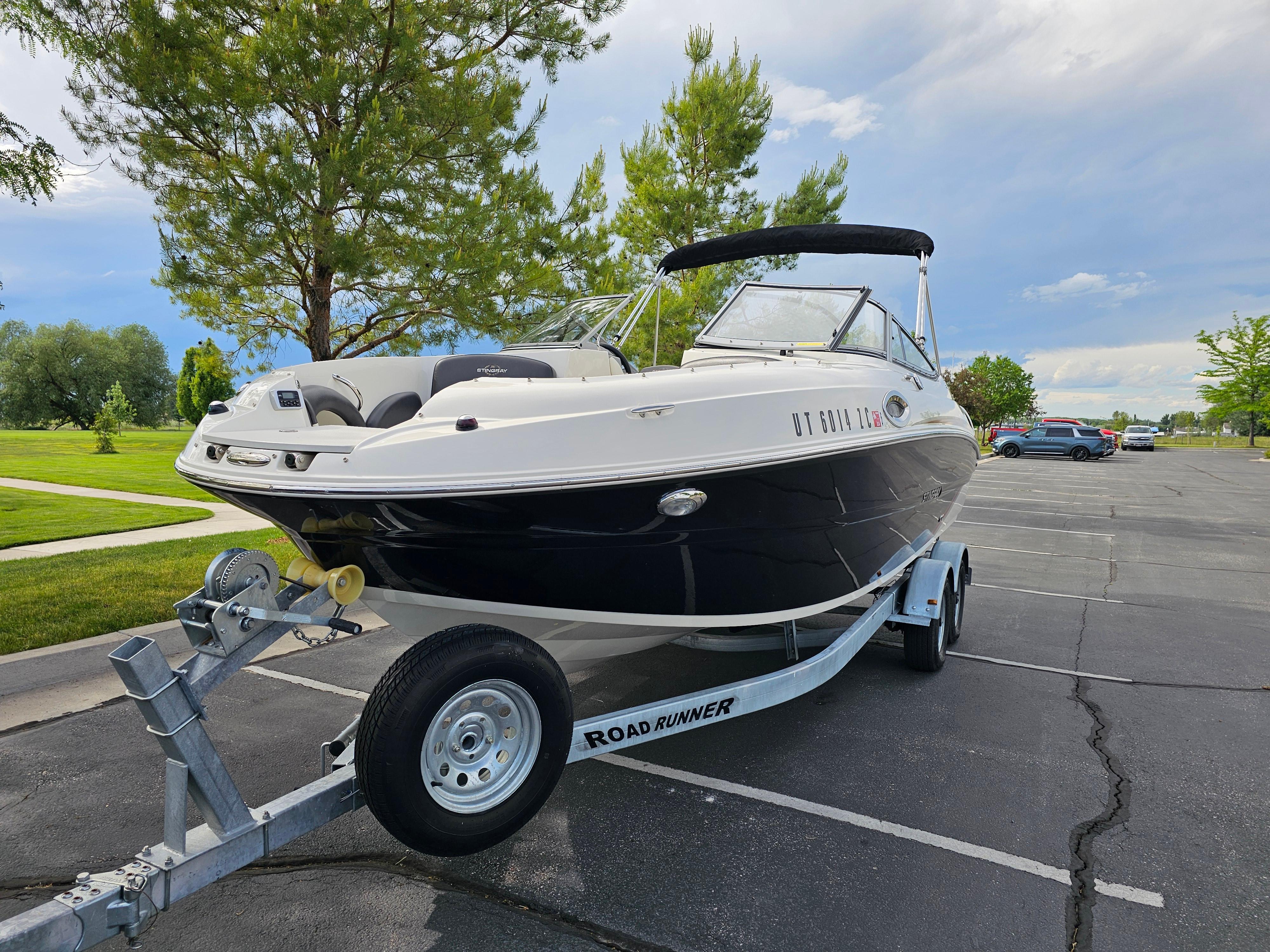 2016 Stingray 215 LR