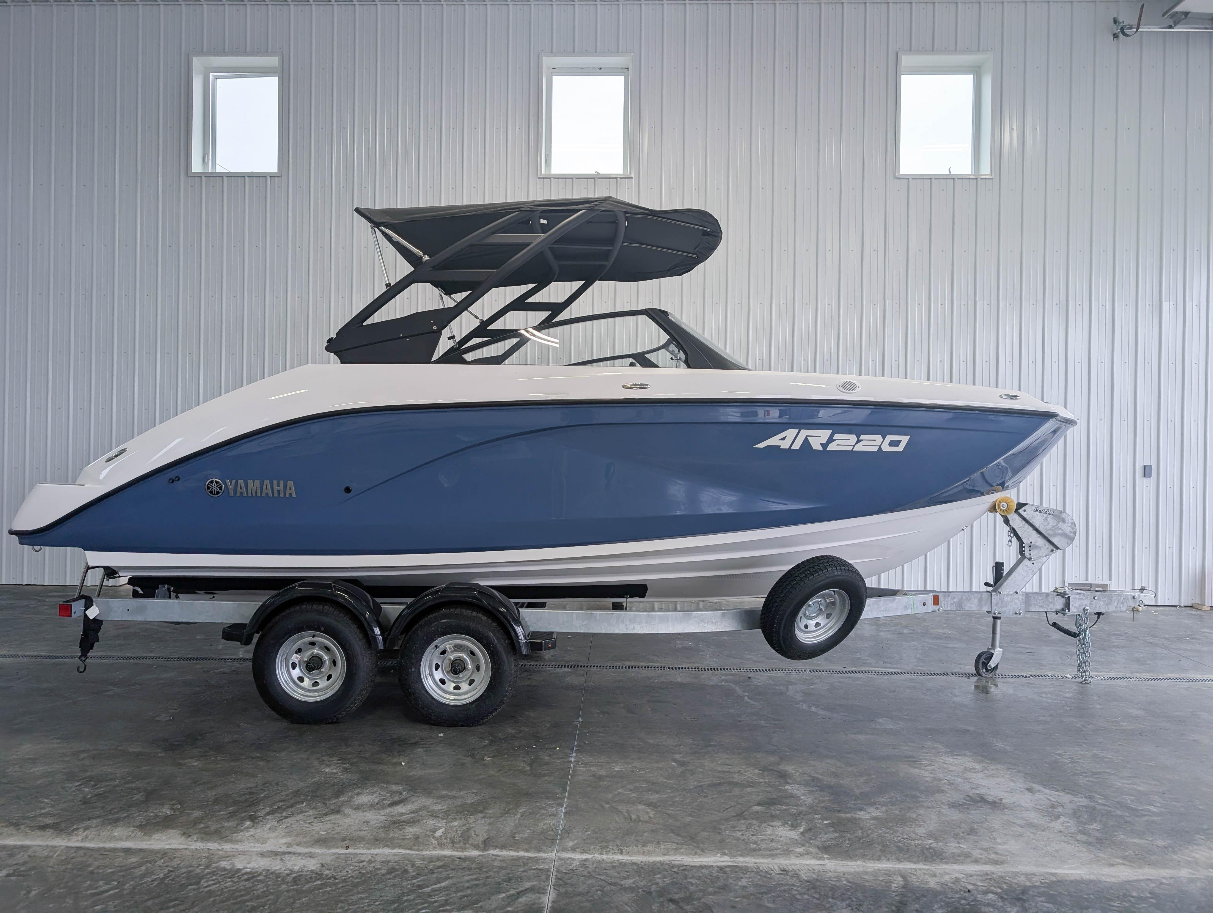 2025 Yamaha Boats AR220