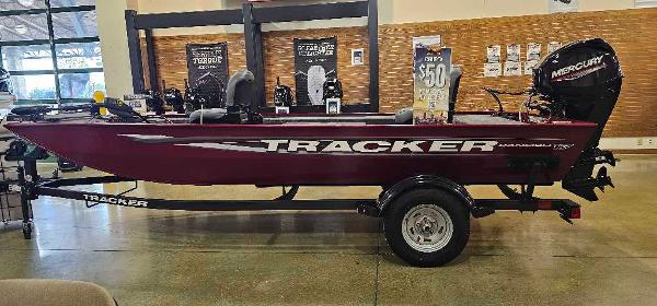 2025 Tracker Panfish 17