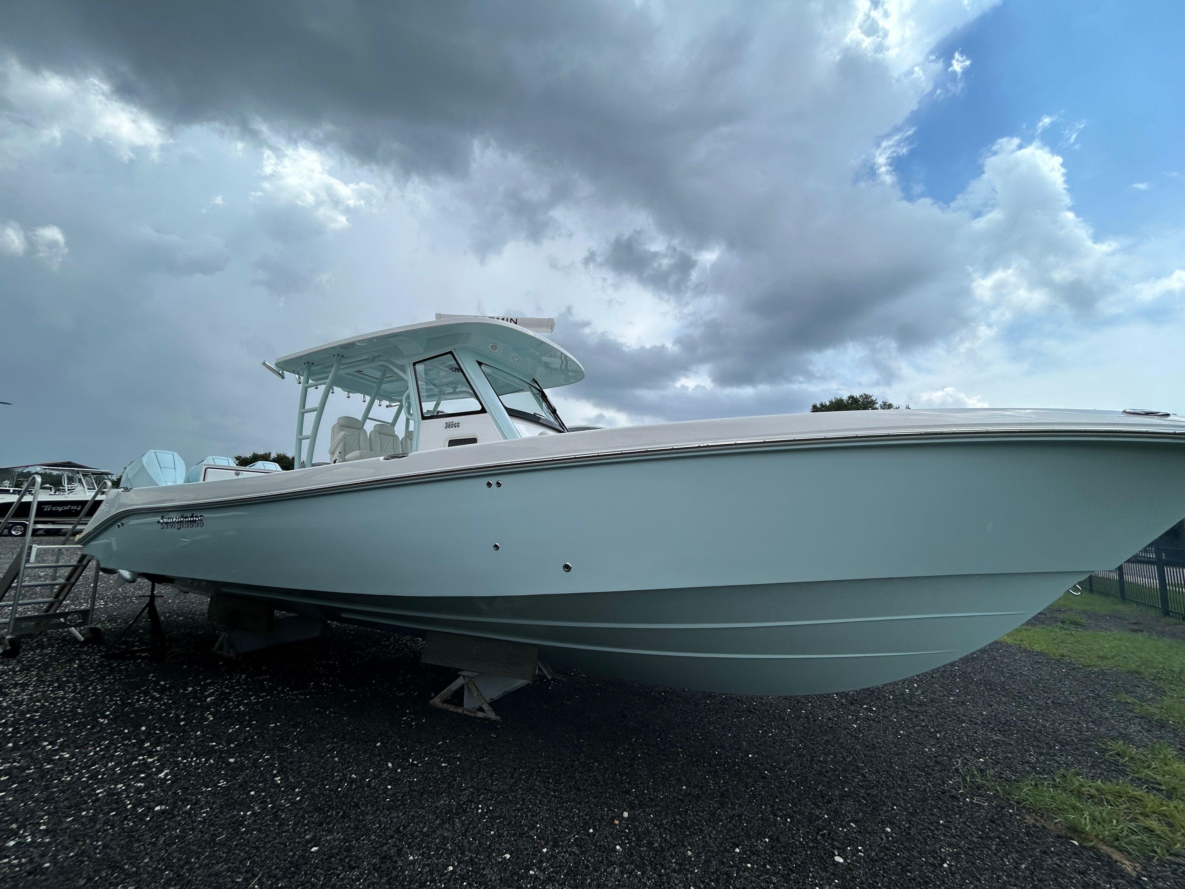 2024 Everglades 365 CC