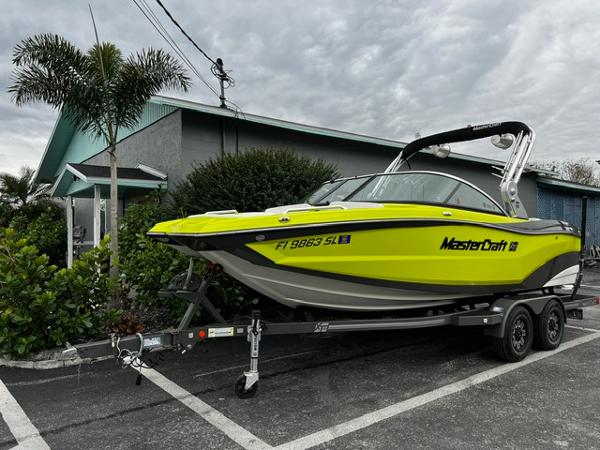 2018 MasterCraft XT20