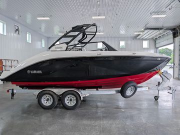2025 Yamaha Boats 222SE