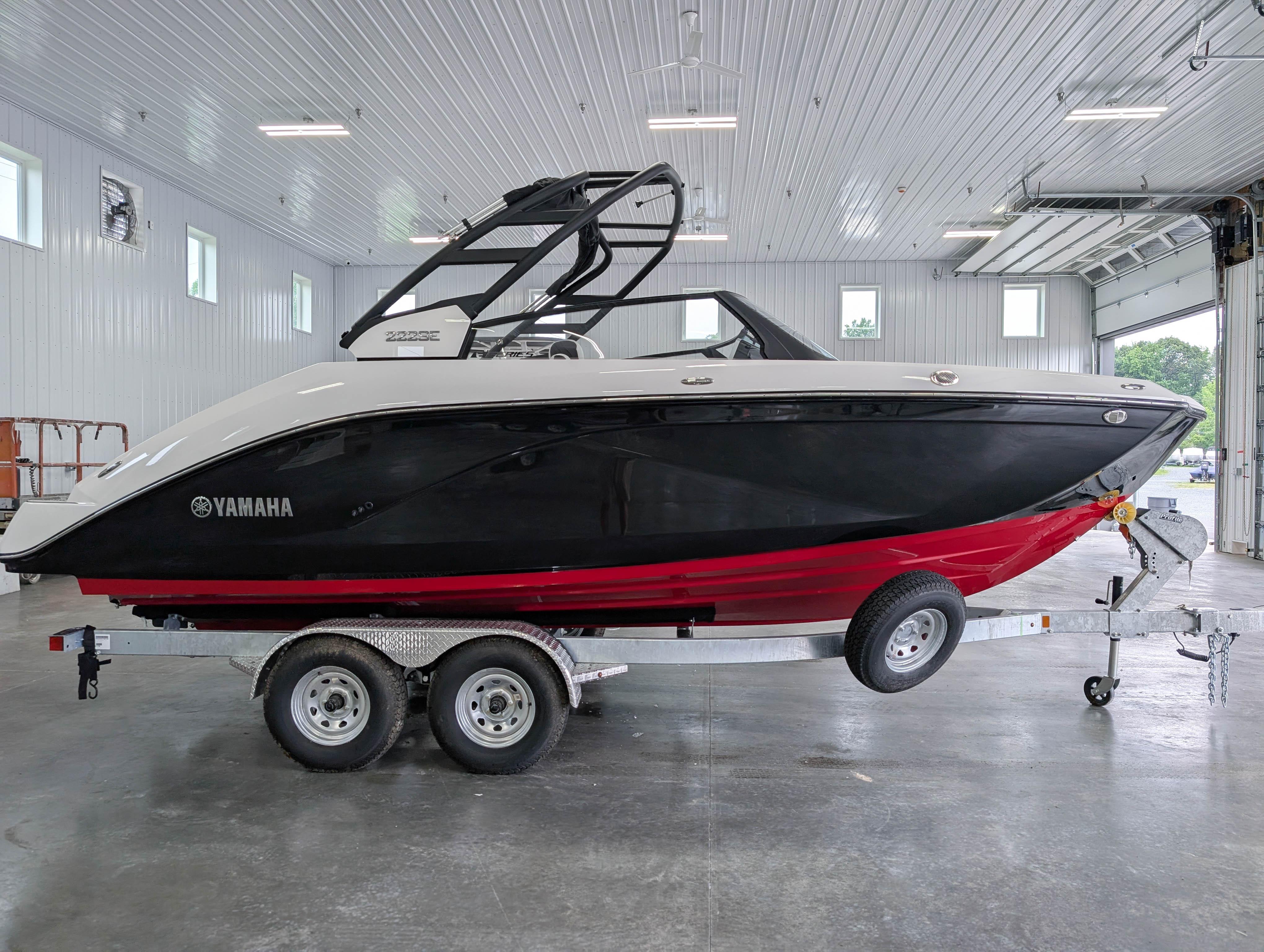 2025 Yamaha Boats 222SE