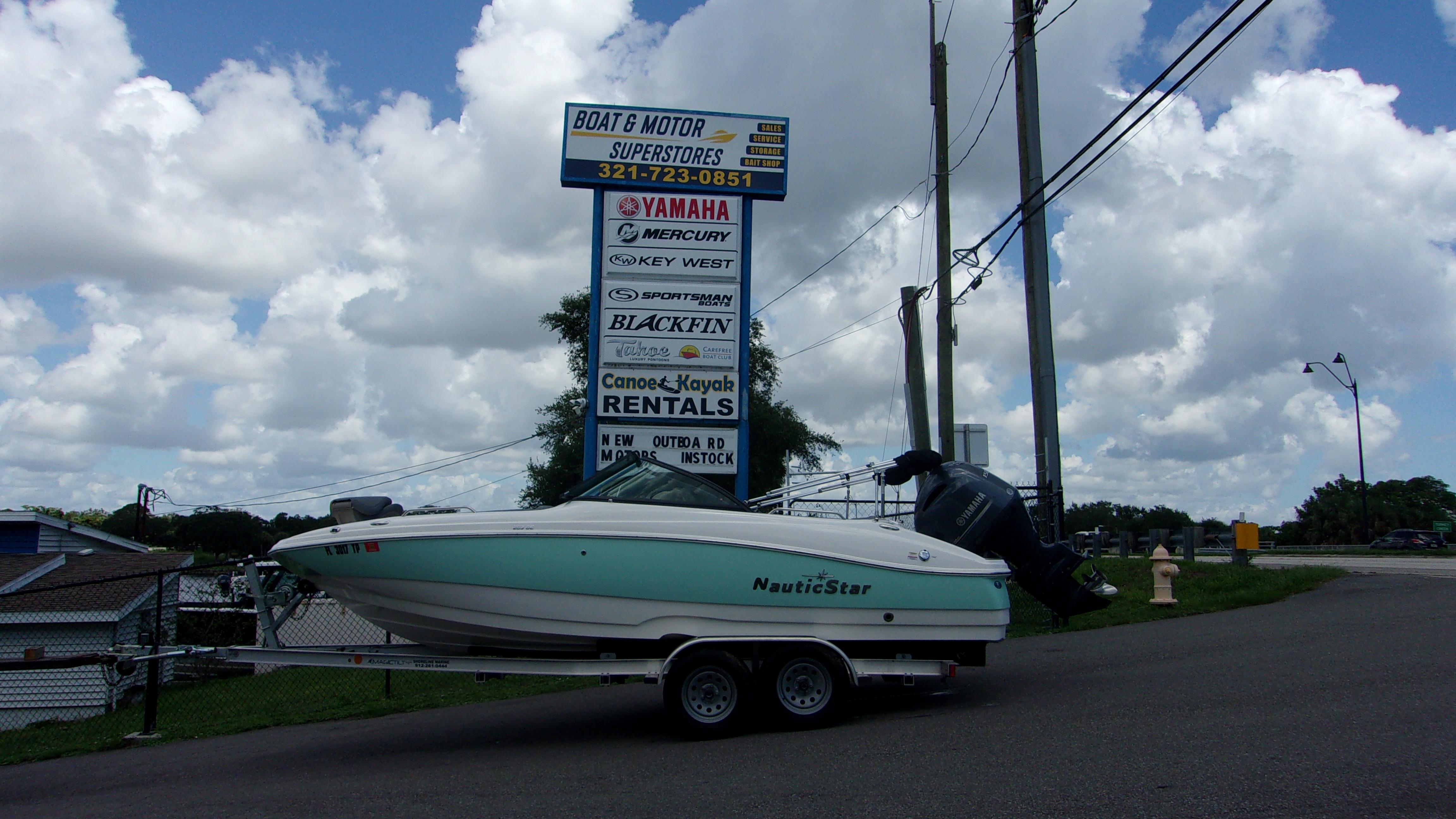 2023 NauticStar 203 DC