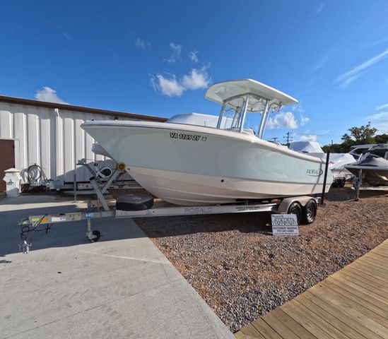 2021 Robalo R230 Center Console