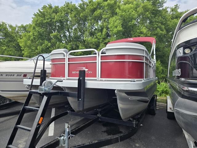 2022 Bennington 22 SVSR
