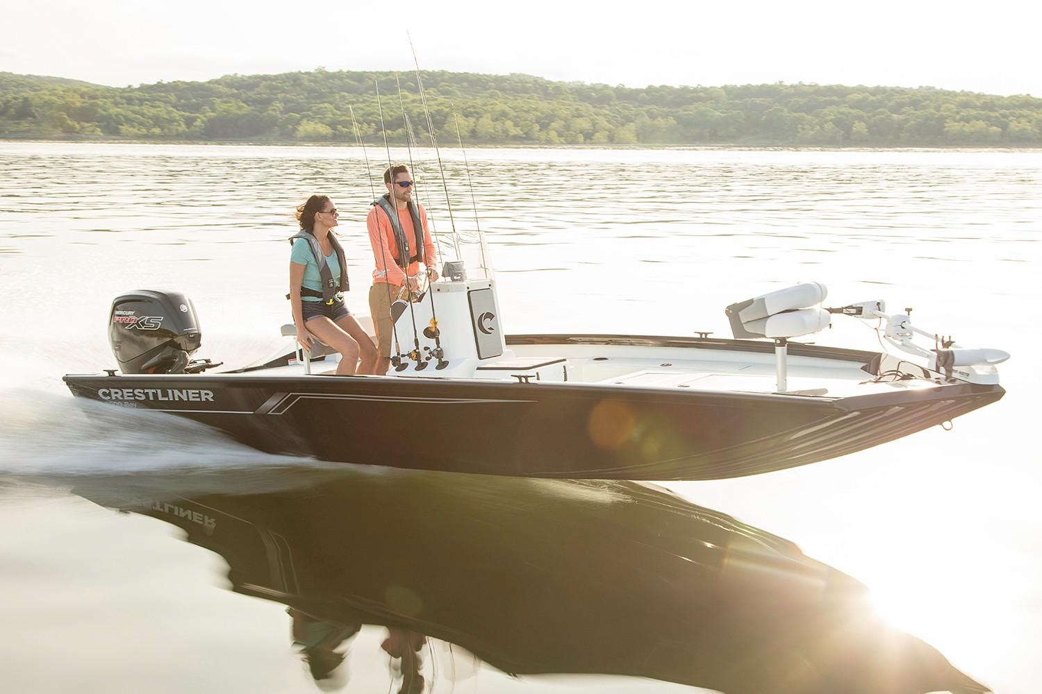 Crestliner Boat image