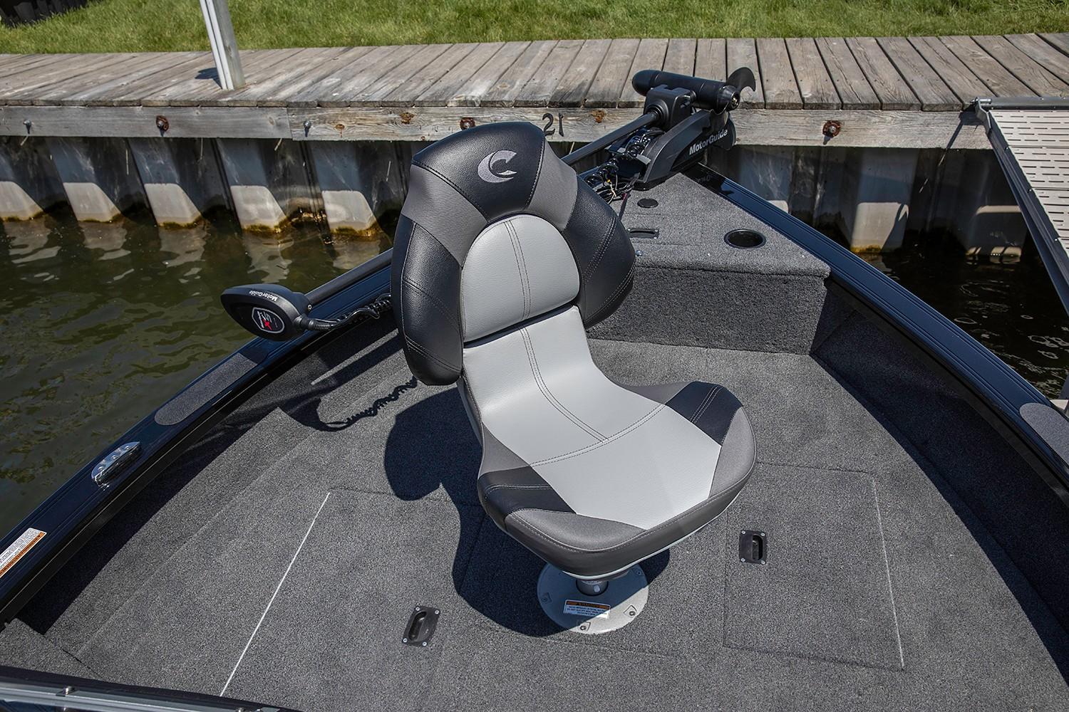 Crestliner Boat image