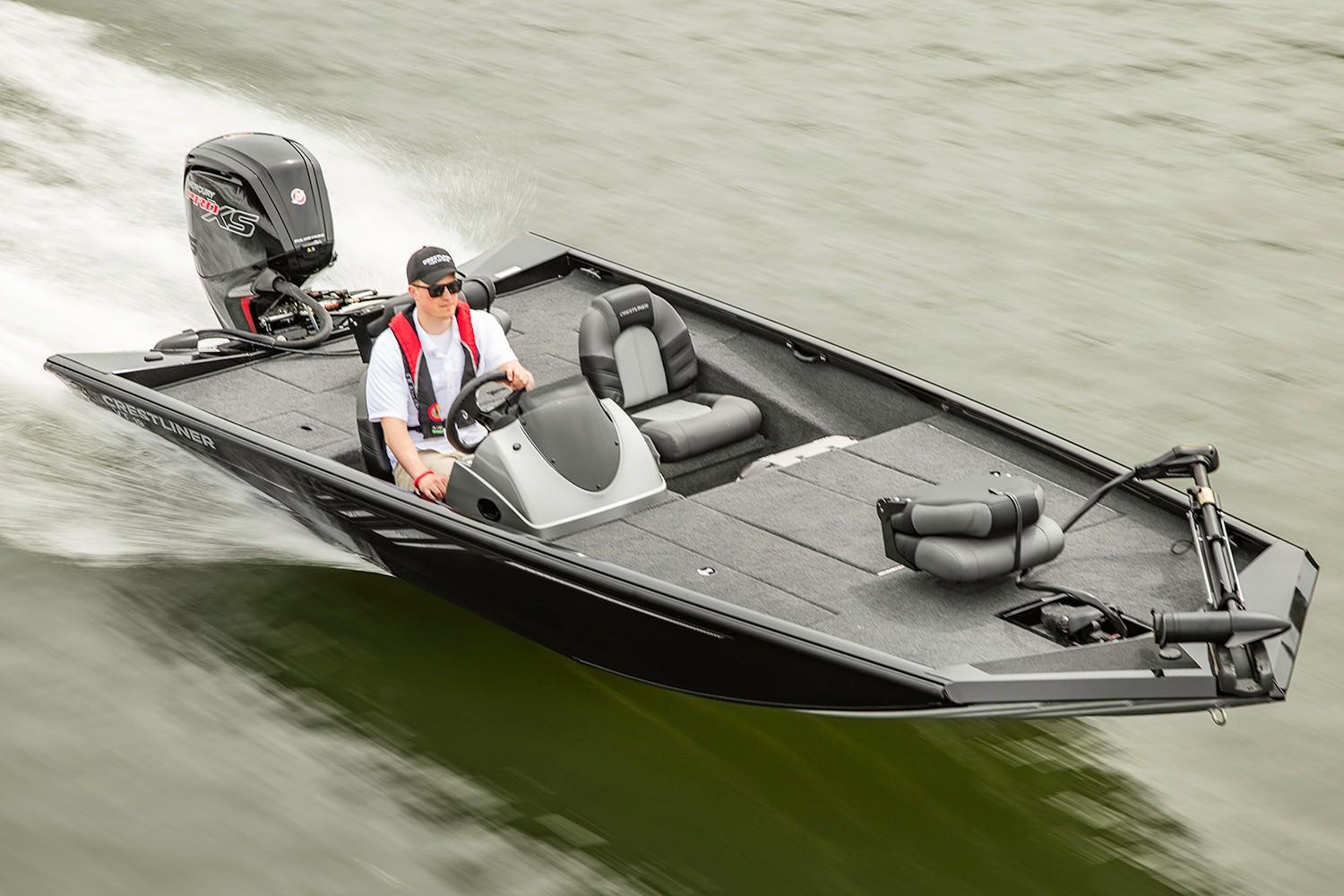 Crestliner Boat image
