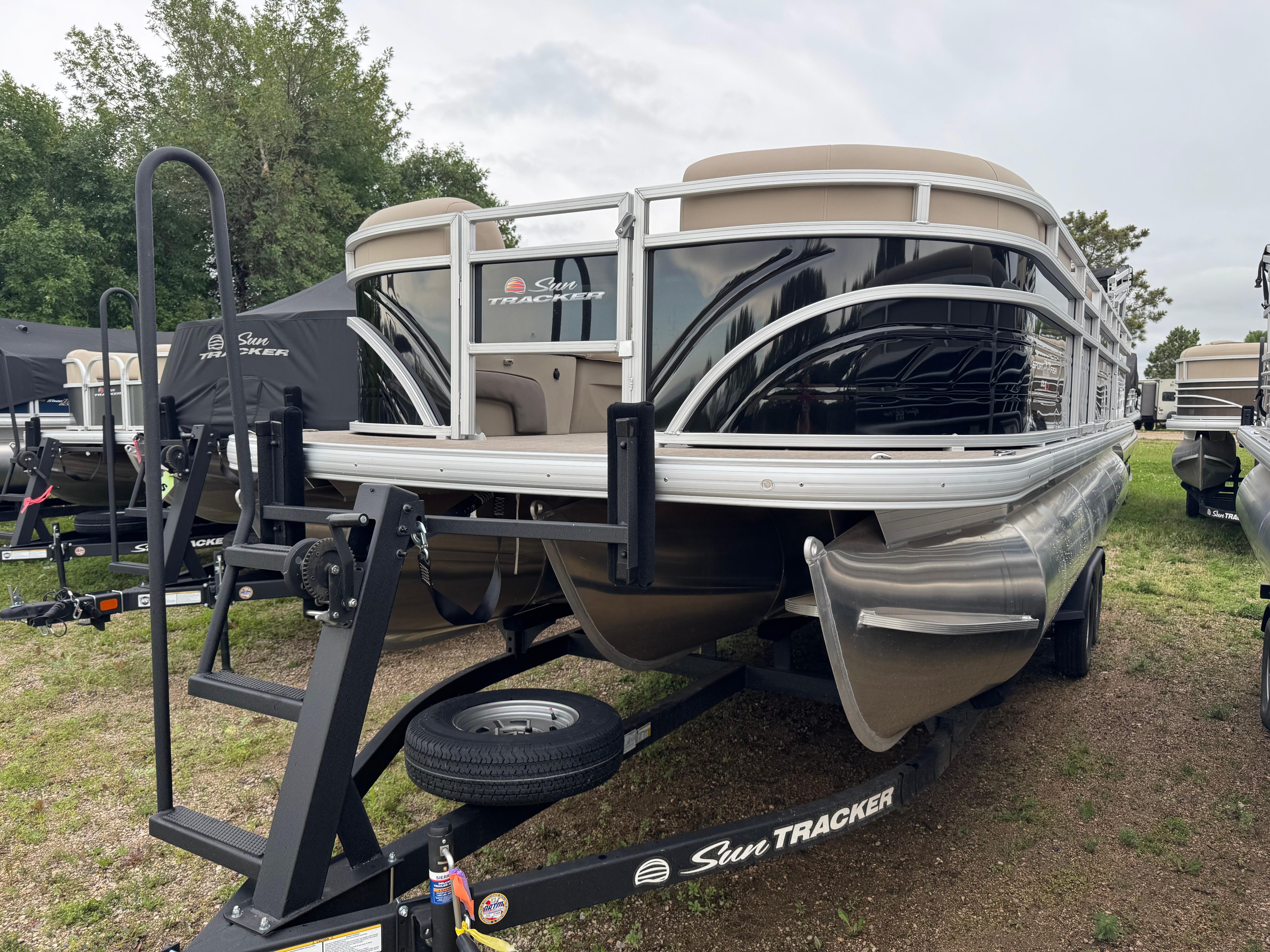2025 Sun Tracker SportFish 22 XP3