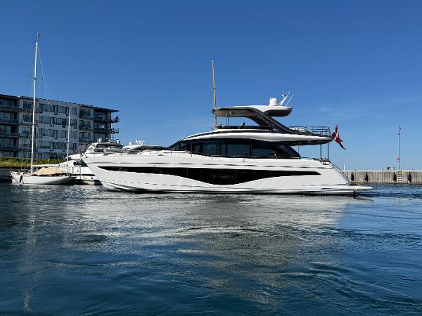 2022 Princess Y72