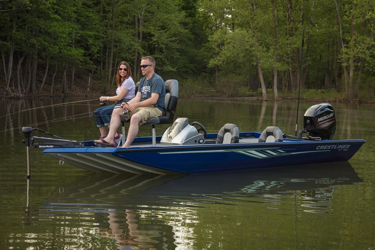 Crestliner Boat image