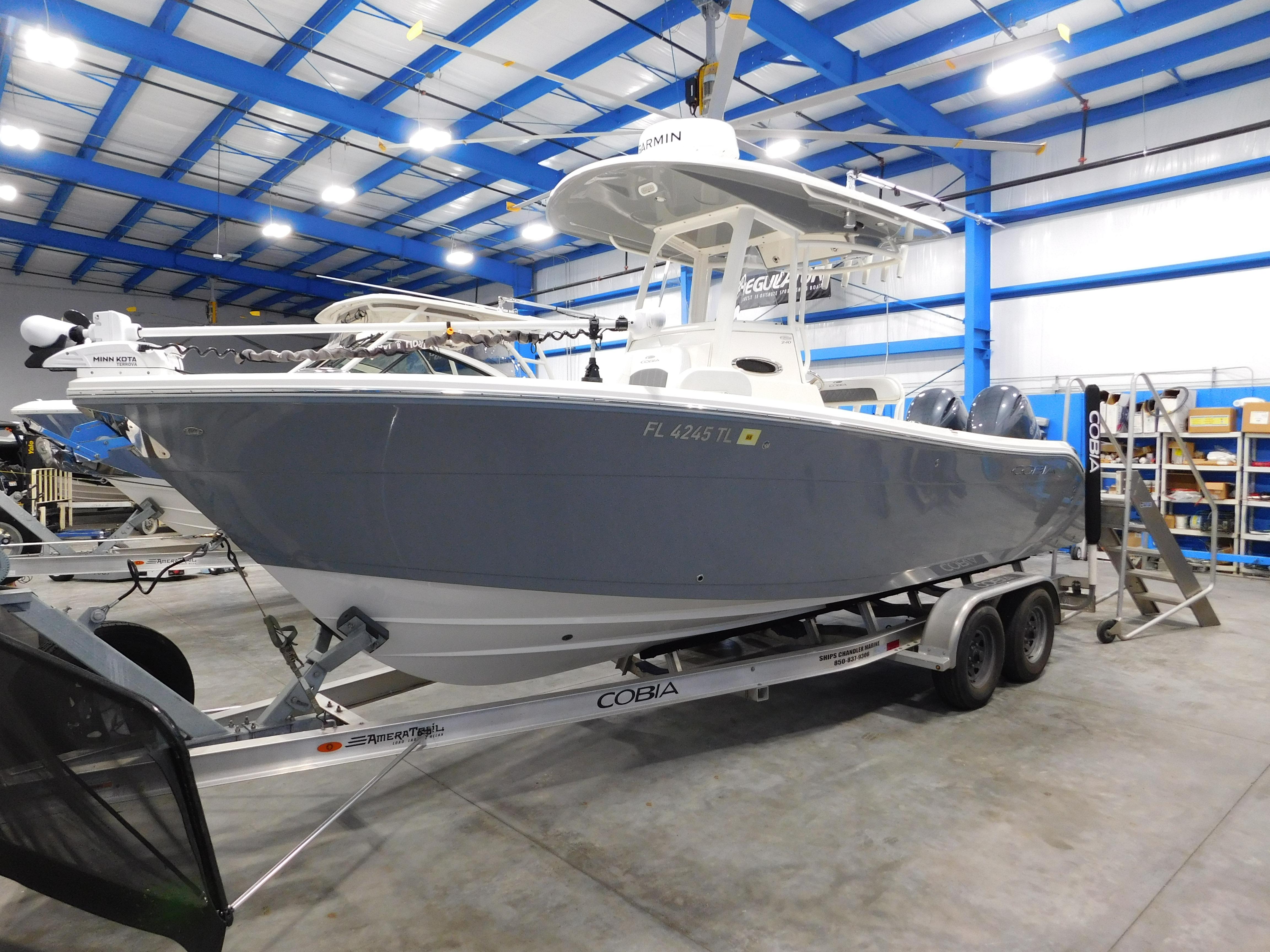 2022 Cobia 240 Center Console