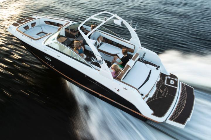 Four Winns Boat image
