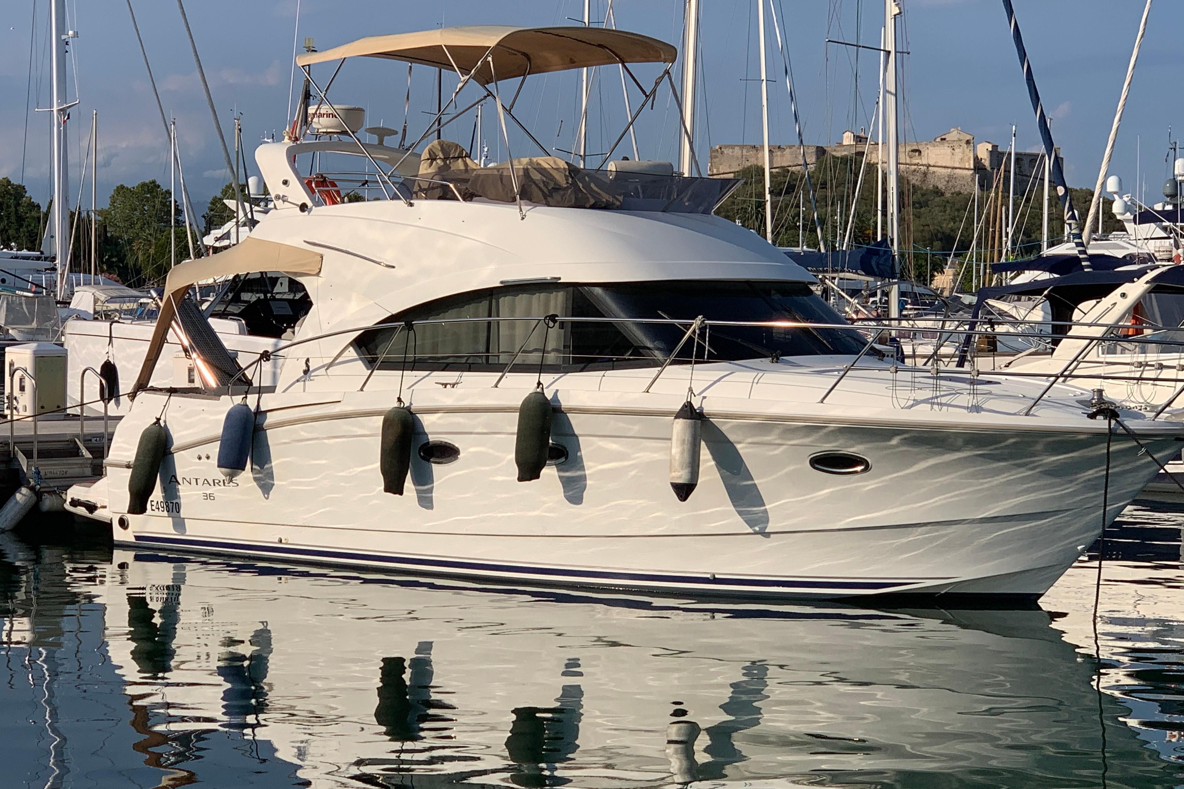 2010 Beneteau Antares 36