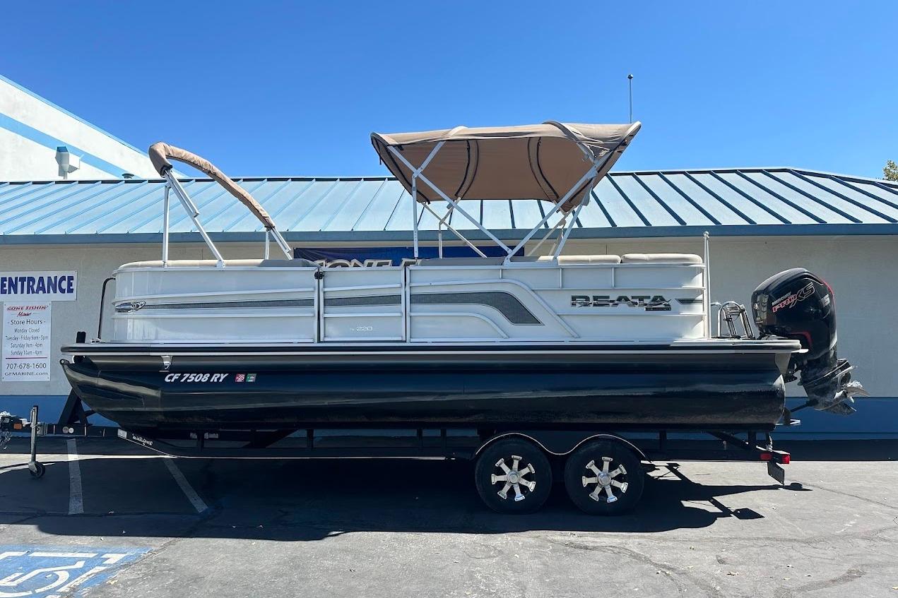 2017 Ranger Reata 220C
