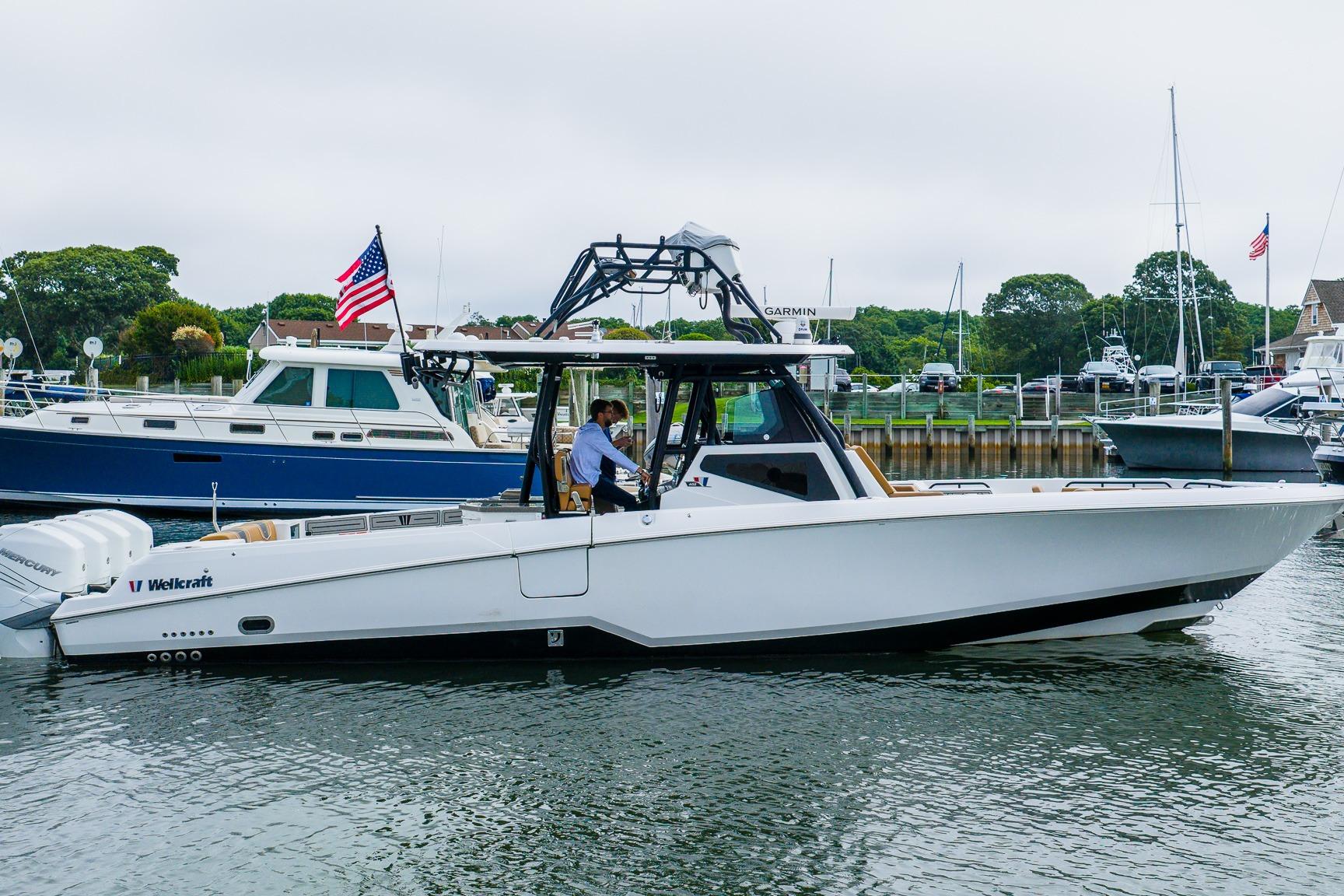 2021 Wellcraft 402 Fisherman