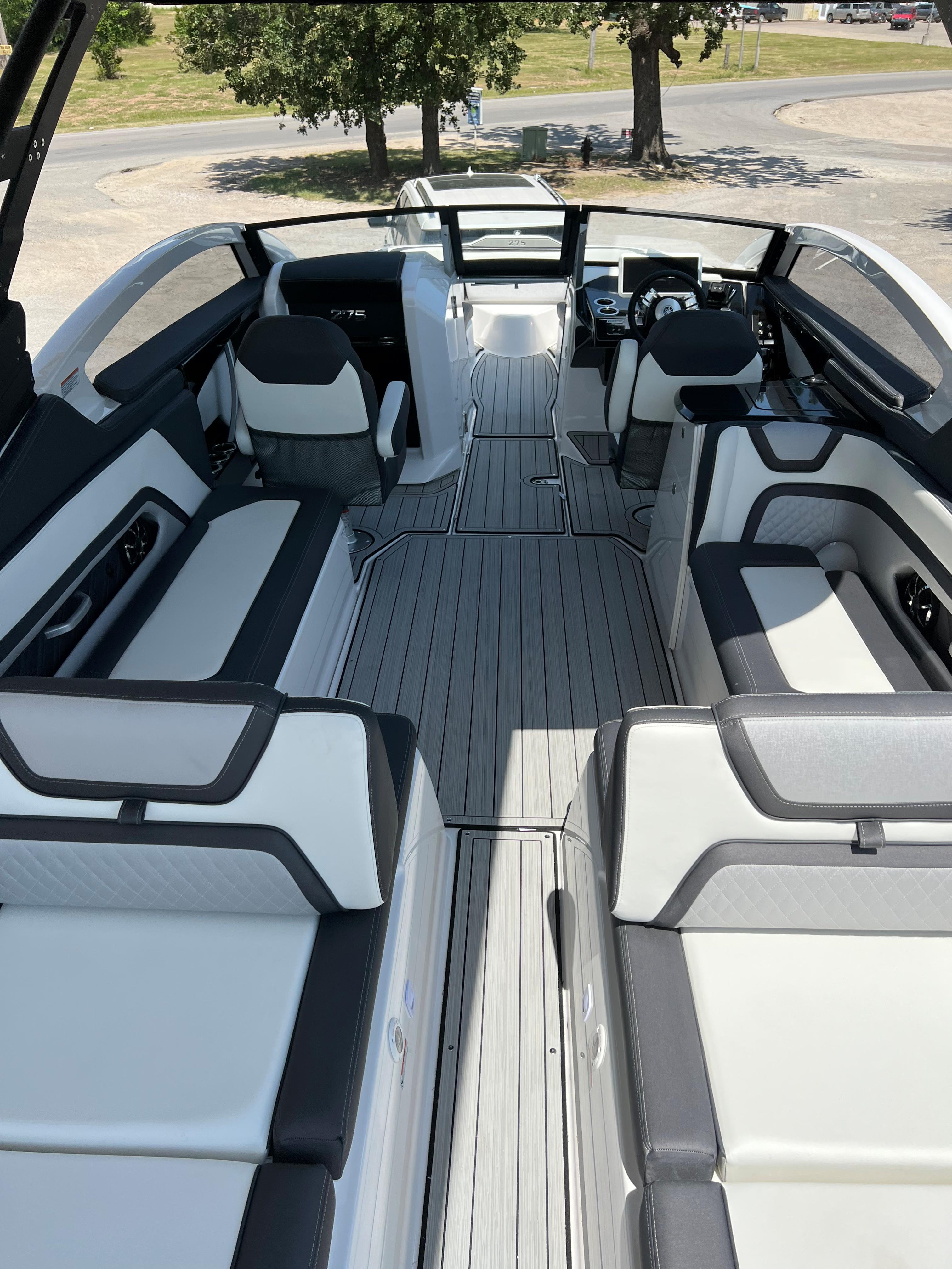2022 Yamaha Boats 275SE