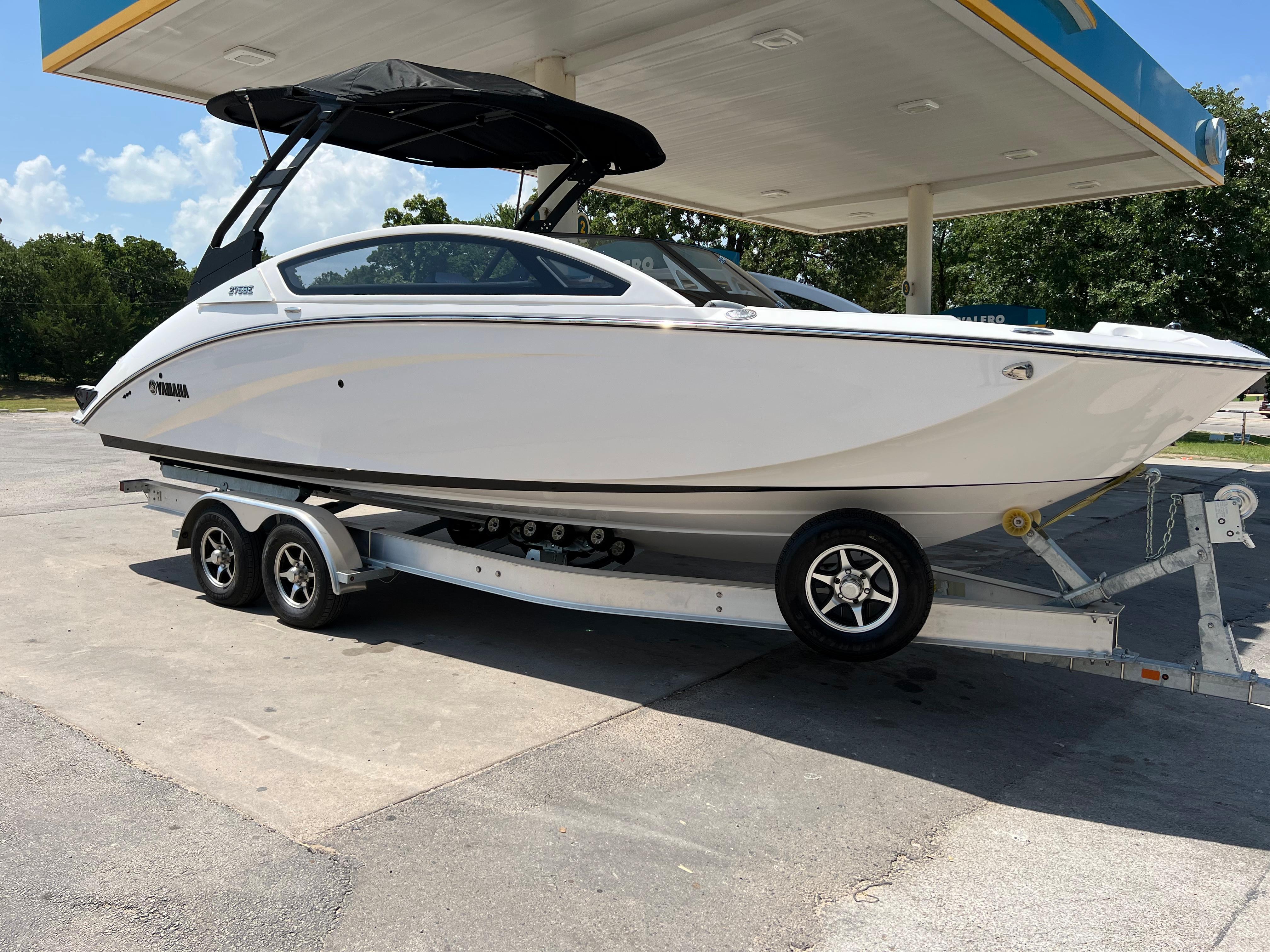 2022 Yamaha Boats 275SE