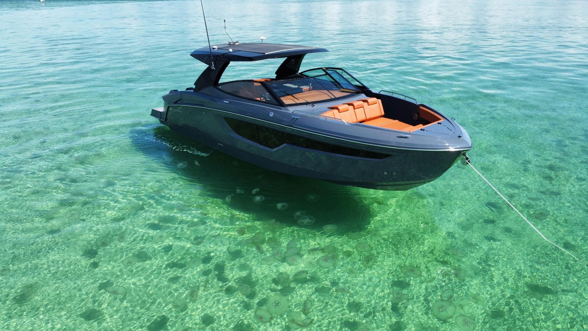 2023 Cruisers Yachts 38 GLS OB