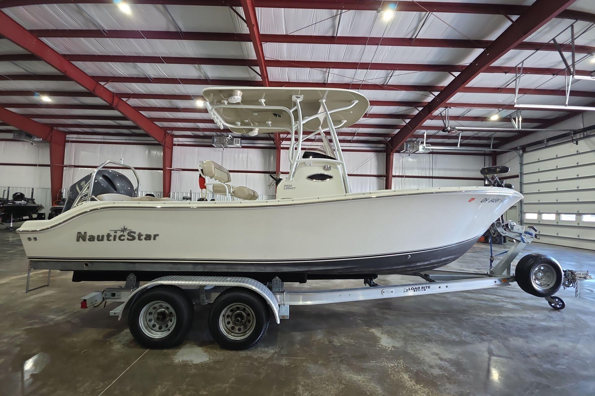 2017 NauticStar 2302 Legacy