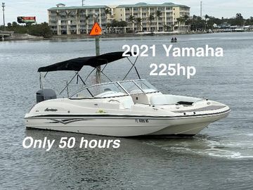2007 Hurricane SunDeck 237 OB