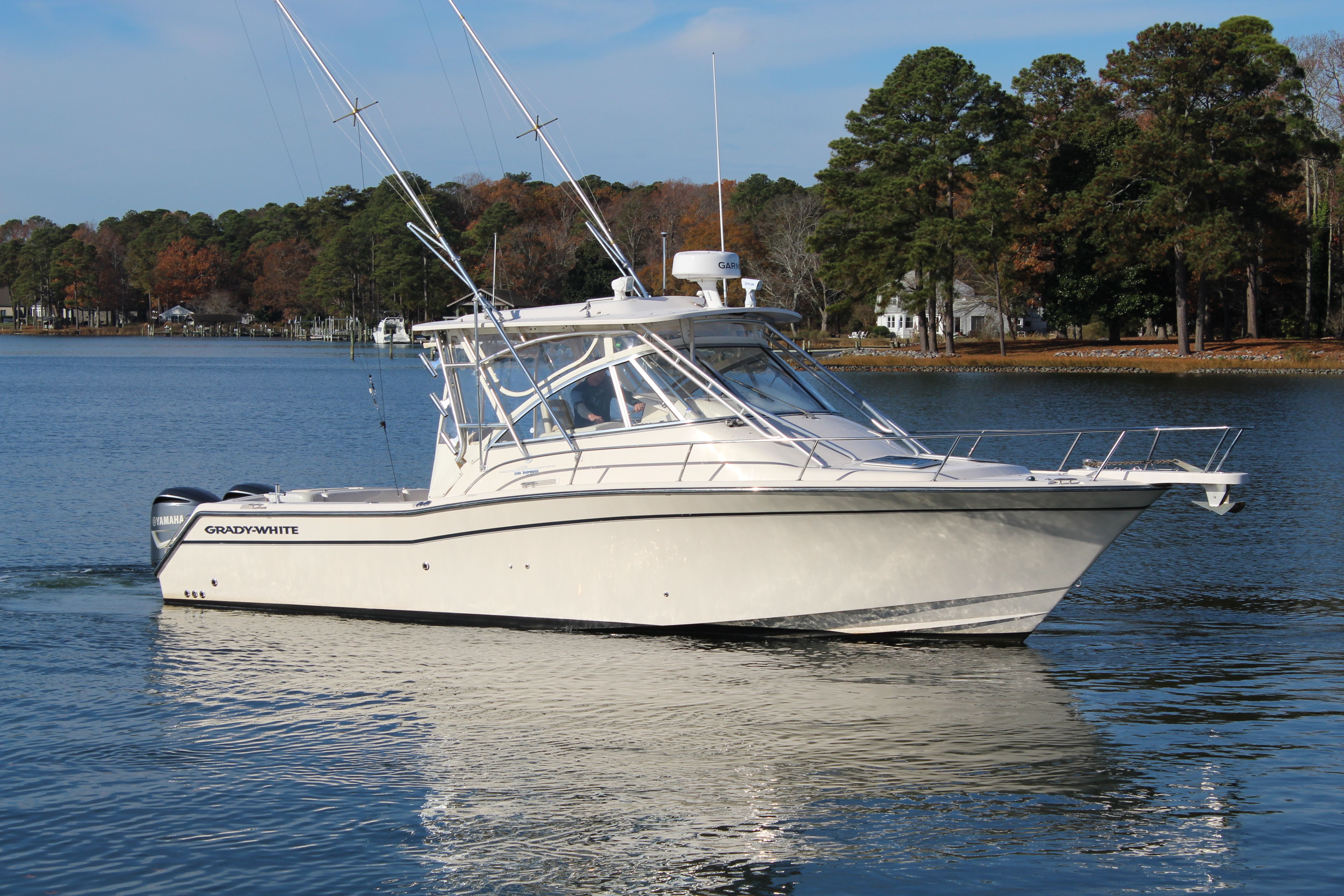 2008 Grady-White Express 330