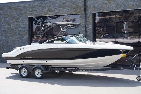 2025 Chaparral 23ssi