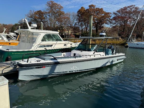 2023 Axopar 28 T-Top