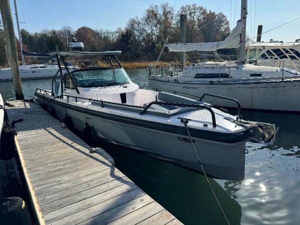 2023 Axopar 28 T-Top
