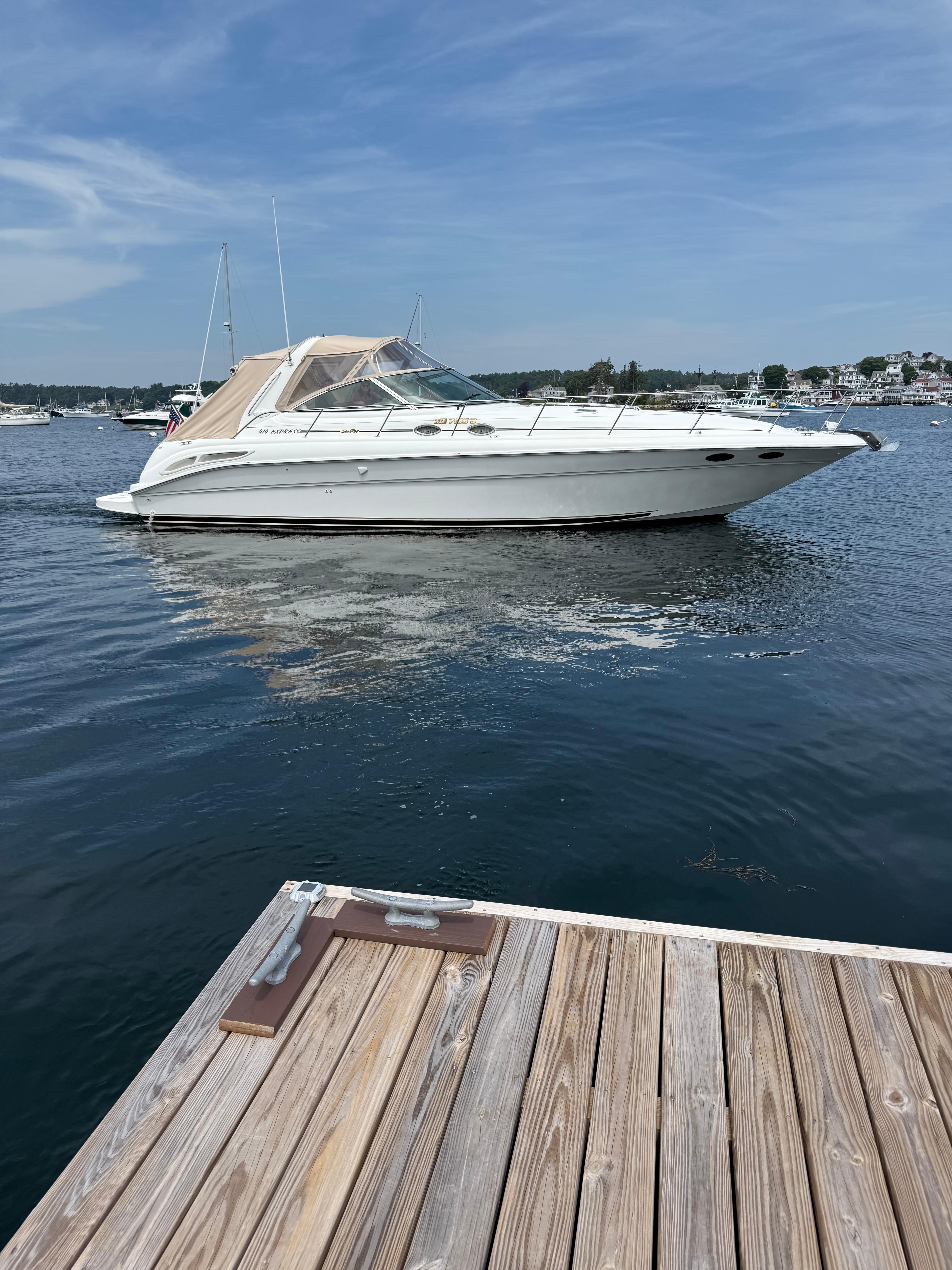 2000 Sea Ray 410 Express Cruiser