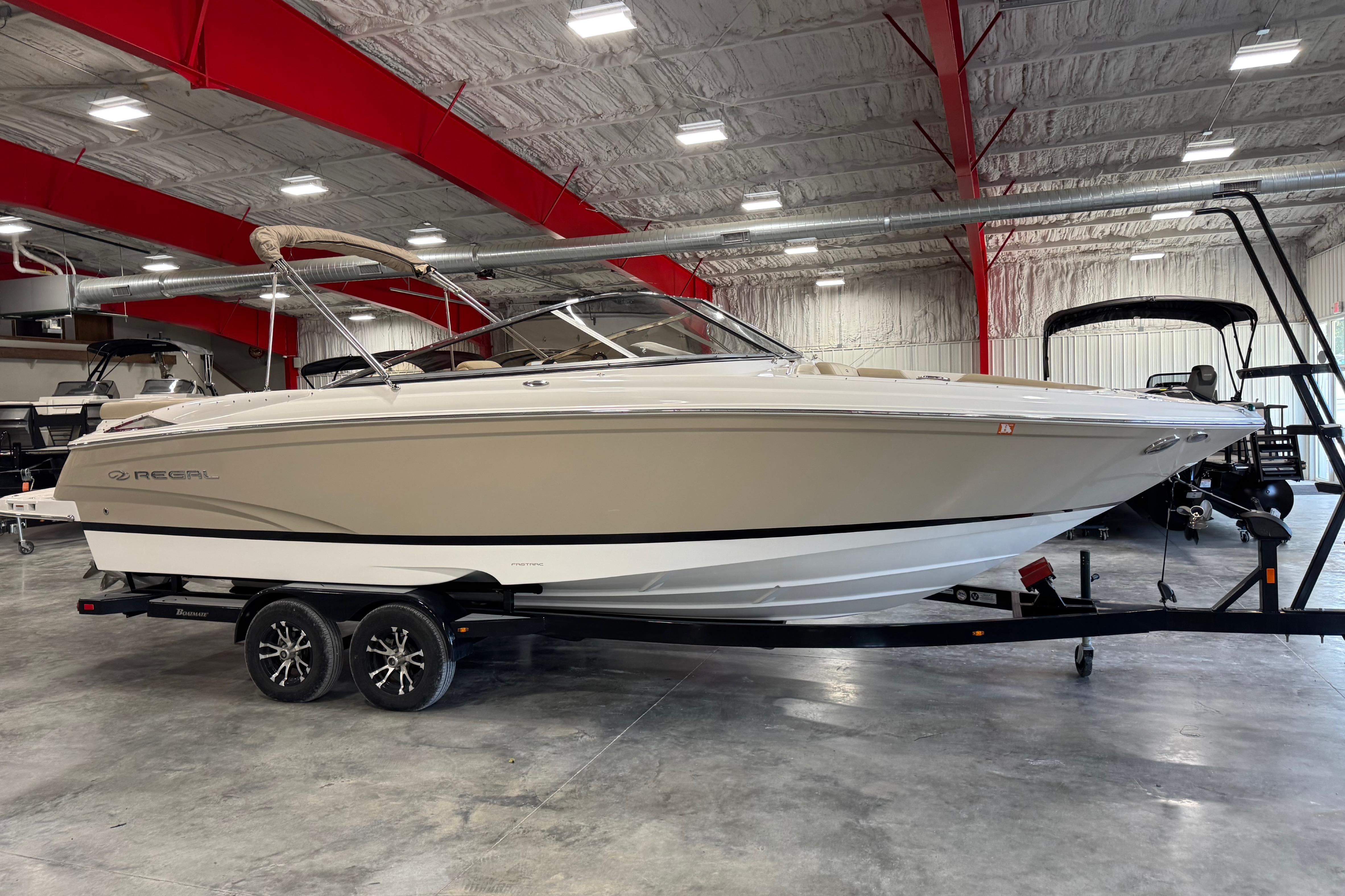 2012 Regal 2700 Bowrider